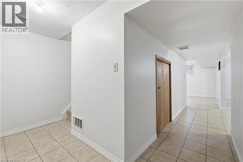 1894 Main Street E, Hamilton, ON - Indoor Photo Showing Other Room