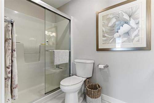 58 Berkeley Bend, Steinbach, MB - Indoor Photo Showing Bathroom
