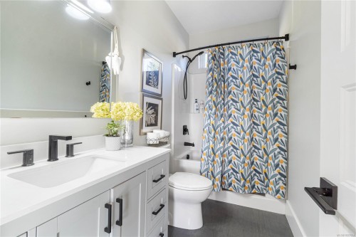 3770 Tralee Rd, Qualicum Beach, BC 