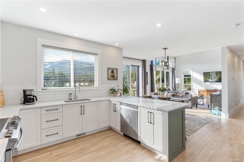 3770 Tralee Rd, Qualicum Beach, BC 