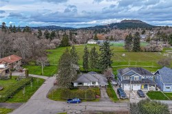 1364 Harrop Rd  Saanich, BC V8P 2S5