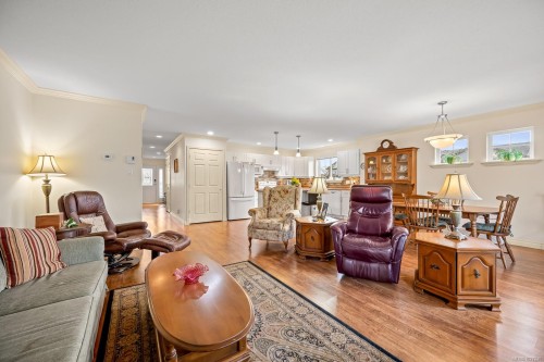 803 Labrador Dr, Comox, BC 