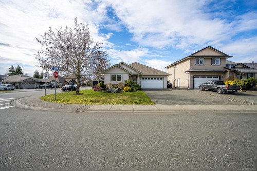 803 Labrador Dr, Comox, BC 