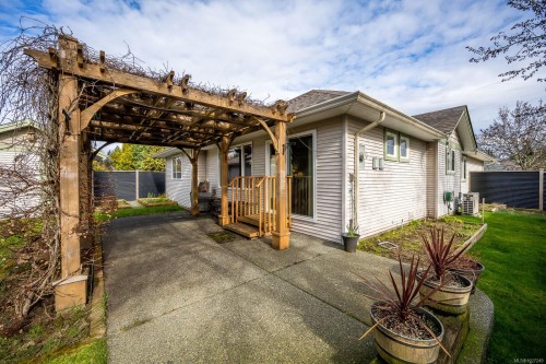 803 Labrador Dr, Comox, BC 