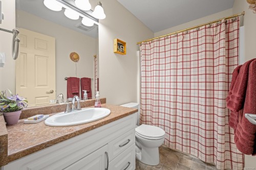 803 Labrador Dr, Comox, BC 