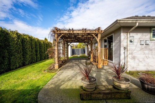 803 Labrador Dr, Comox, BC 