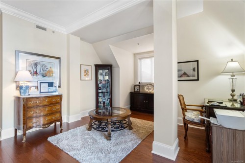 301-222 Second Ave, Qualicum Beach, BC - Indoor