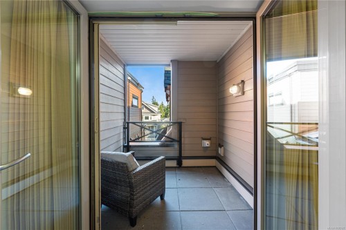 301-222 Second Ave, Qualicum Beach, BC - Outdoor With Exterior