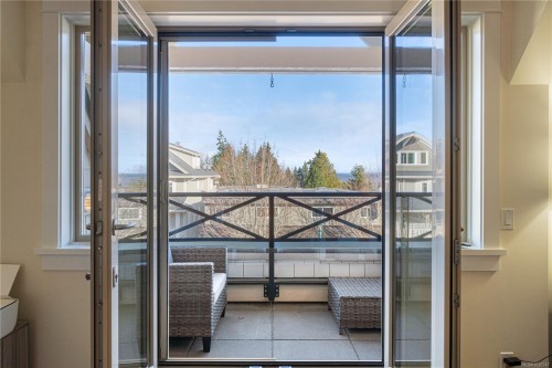 301-222 Second Ave, Qualicum Beach, BC - Indoor Photo Showing Other Room