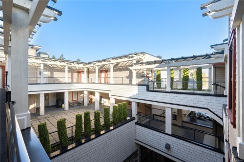 301-222 Second Ave, Qualicum Beach, BC - Outdoor