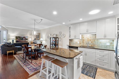 301-222 Second Ave, Qualicum Beach, BC - Indoor