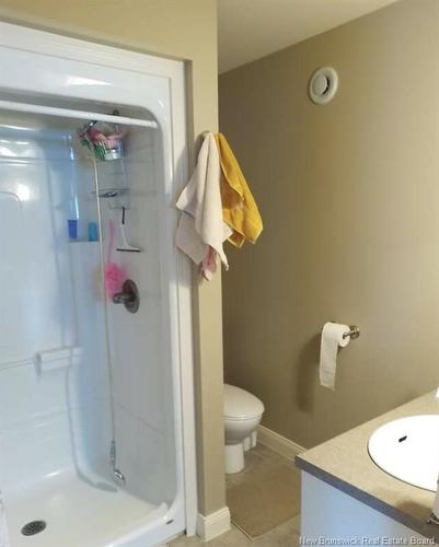 8 Hillside Lane, Fredericton, NB 