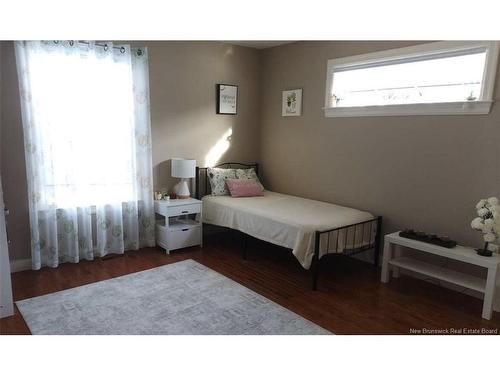 8 Hillside Lane, Fredericton, NB 