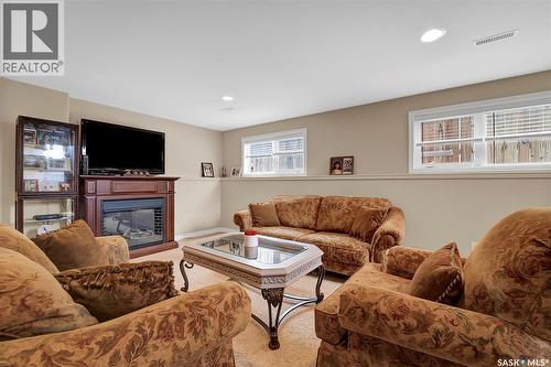 539 Beckett Crescent, Saskatoon, SK - Indoor Photo Showing Living Room With Fireplace