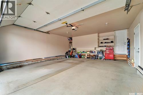 539 Beckett Crescent, Saskatoon, SK - Indoor Photo Showing Garage