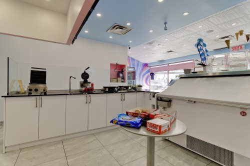 Commerce - A-3671 Boul. St-Jean, Dollard-Des-Ormeaux, QC 