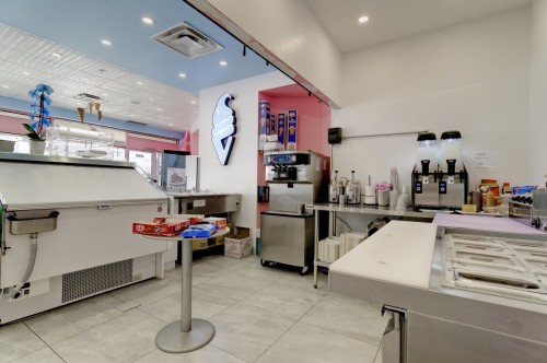 Commerce - A-3671 Boul. St-Jean, Dollard-Des-Ormeaux, QC 