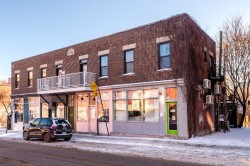 220 Rue Rachel E.  Montréal (Le Plateau-Mont-Royal), QC H2W 1E3