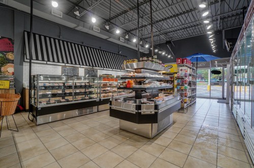 Commerce - 7-211 Boul. Brien, Repentigny (Repentigny), QC - Indoor Photo Showing Other Room