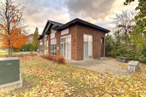 Stationnement - B-4305 Ch. Des Prairies, Brossard, QC 