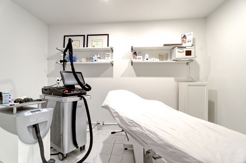 Workshop - B-4305 Ch. Des Prairies, Brossard, QC 