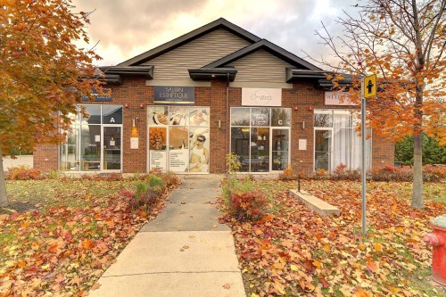 Façade - 4305  - B Ch. Des Prairies, Brossard, QC 
