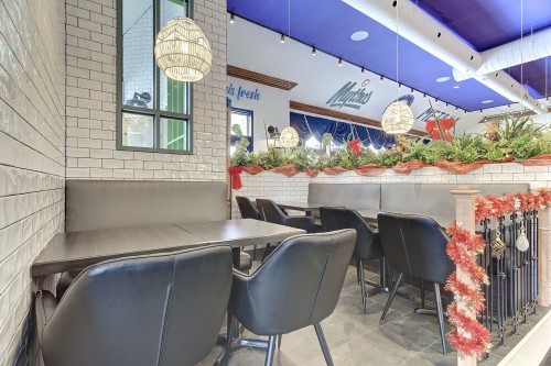 Commerce - 105F Av. Guindon, Saint-Sauveur, QC 