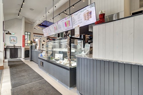 Commerce - 105F Av. Guindon, Saint-Sauveur, QC 