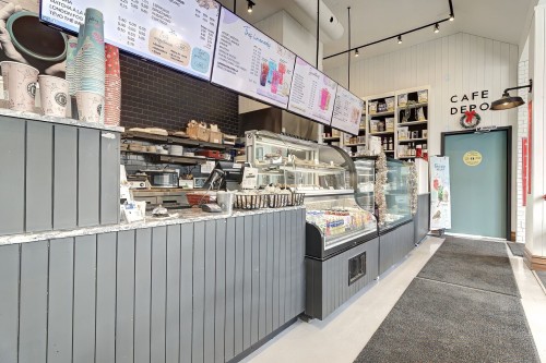 Commerce - 105F Av. Guindon, Saint-Sauveur, QC 