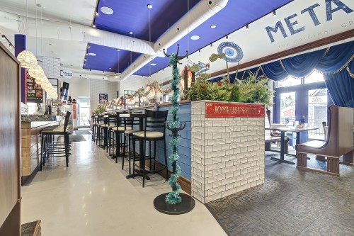 Commerce - 105F Av. Guindon, Saint-Sauveur, QC 