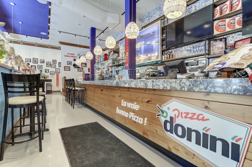 Commerce - 105F Av. Guindon, Saint-Sauveur, QC 