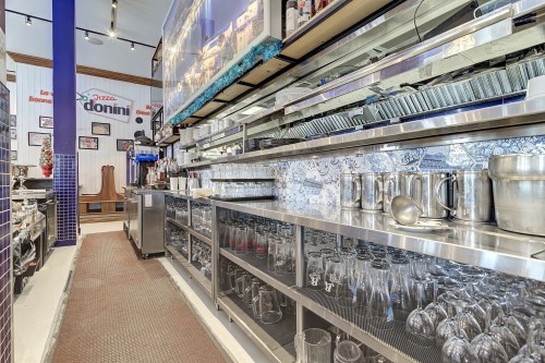 Commerce - 105F Av. Guindon, Saint-Sauveur, QC 