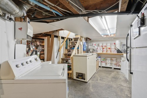 Rangement - 579 Av. Notre-Dame, Saint-Lambert, QC 