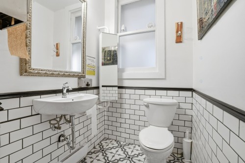 Salle d'eau - 579 Av. Notre-Dame, Saint-Lambert, QC 