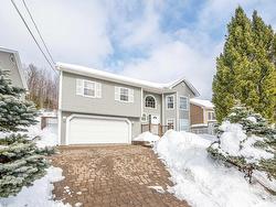 15 Feller Court  Middle Sackville, NS B4E 3M4