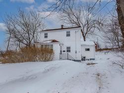 17 Fulton Avenue  Westmount, NS B1R 1J6