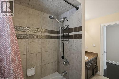 223 Annabelle Street, Hamilton, ON - Indoor Photo Showing Bathroom
