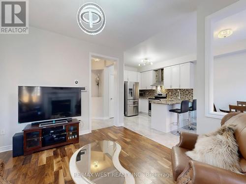 56 Planter Crescent, Vaughan, ON - Indoor Photo Showing Living Room