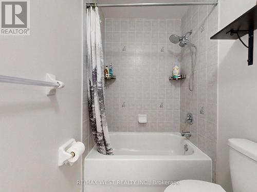 56 Planter Crescent, Vaughan, ON - Indoor Photo Showing Bathroom
