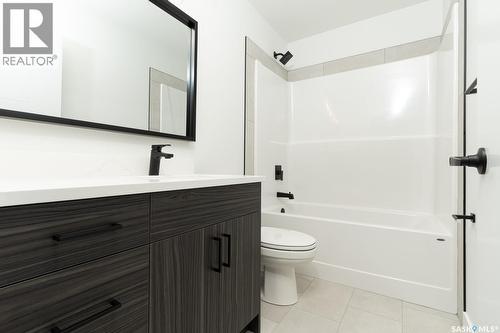 210 Doran Way, Saskatoon, SK - Indoor Photo Showing Bathroom