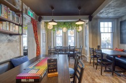 244 Rue St-Charles O.  Longueuil (Le Vieux-Longueuil), QC J4H 1H3