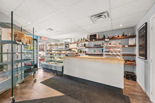 Commerce - 101-2489 Rue De L'Église, Val-David, QC 