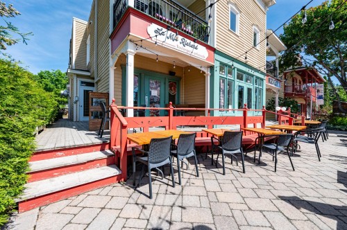 Façade - 101-2489 Rue De L'Église, Val-David, QC 