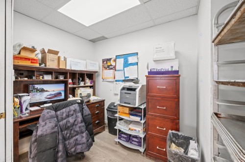 Bureau - 101-2489 Rue De L'Église, Val-David, QC 