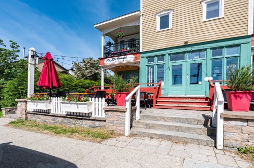 Façade - 101-2489 Rue De L'Église, Val-David, QC 