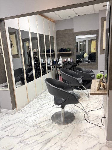 Commerce - 107-4055 Rue Ste-Catherine O., Westmount, QC 