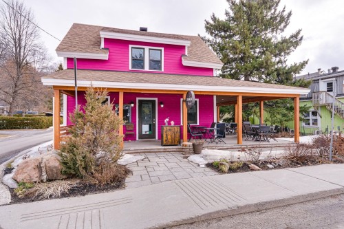 Front of Structure - 18 Ch. Scott, Chelsea, QC - Outdoor With Deck Patio Veranda