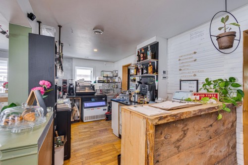 Reception - 18 Ch. Scott, Chelsea, QC - Indoor