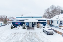 424 Rue Laurier  Val-Des-Sources, QC J1T 2H6