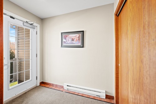 Hall d'entrée/Vestibule - 1080 Rue Valiquette, Sainte-Adèle, QC - Indoor Photo Showing Other Room